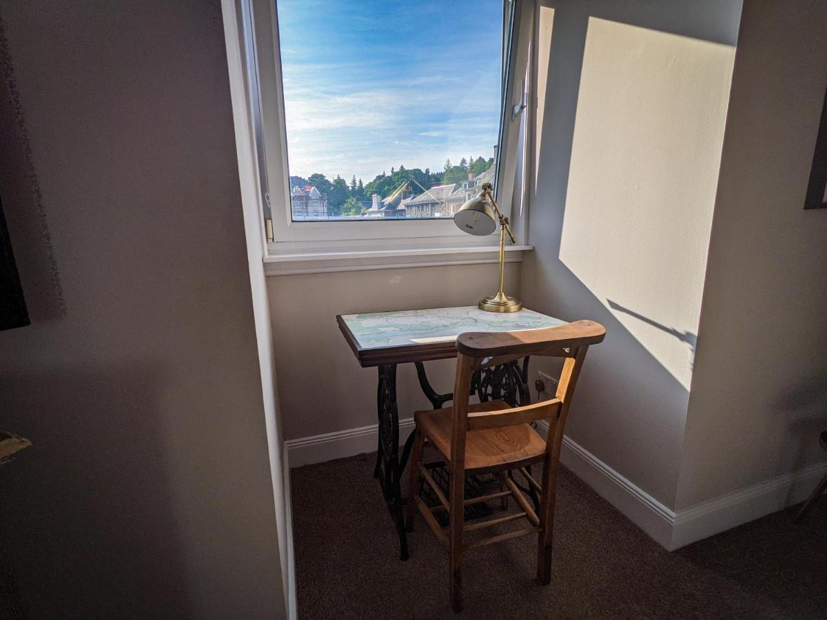 Beautiful Spacious Central Flat, 피틀로크리 외부 사진